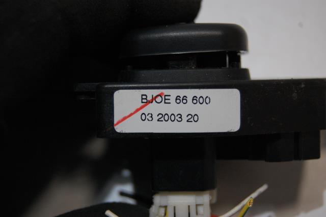 фото №4, Кнопка регулировки зеркал mazda 3 bj0e66600