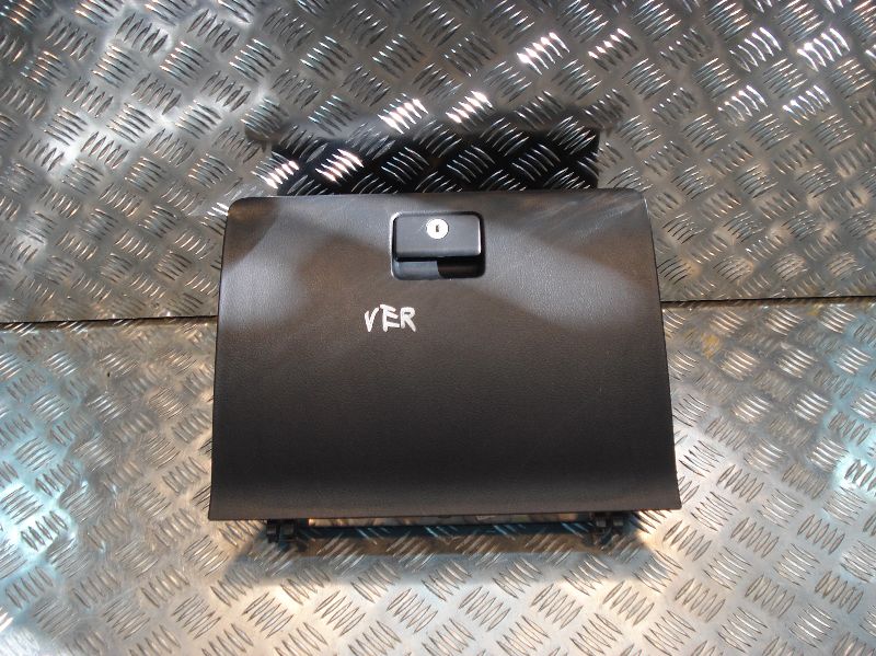 фото №1, Toyota corolla verso 2008 бардачок