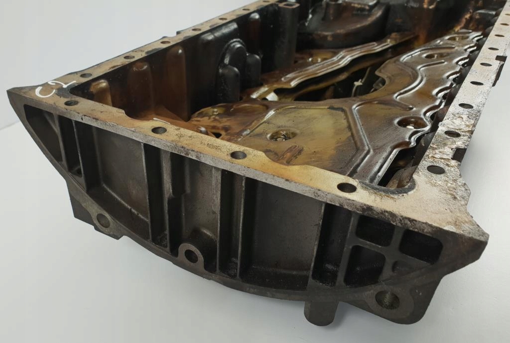 фото №4, Поддон масляная volvo 91352823