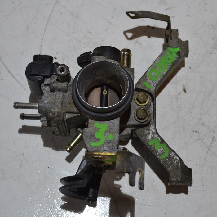 фото №1, Toyota yaris i дроссельная заслонка 89452-52011