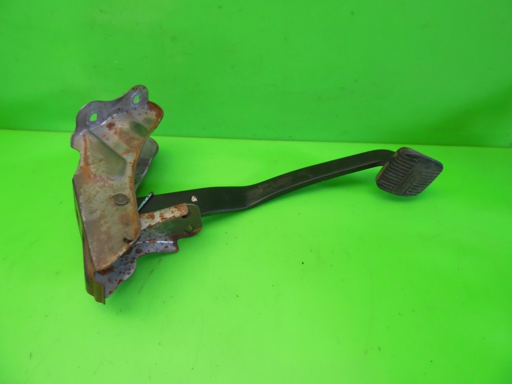 фото №4, Педаль тормоза nissan primera i p10 2.0 16v 90-96
