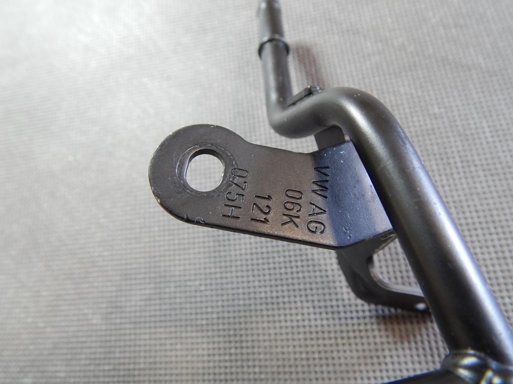 фото №3, Audi a3 8v трубка шланг wody 06k121075h