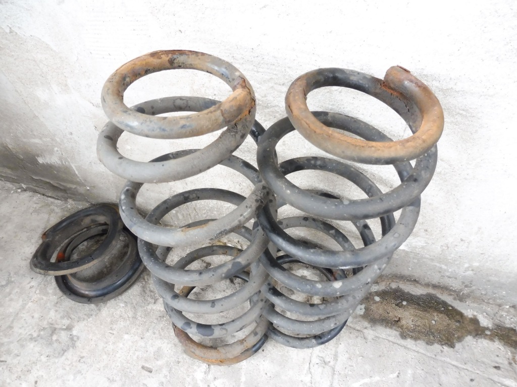 фото №1, Patrol y61 пружина пружины перед 2,8 3,0 97-04r