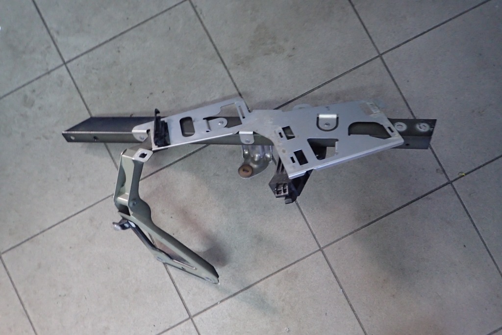 фото №1, Audi r8 4s опора усилитель кронштейн 4s0813499c