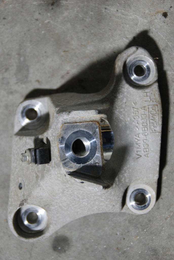 фото №1, Ford ranger iii 2.2 кронштейн двигателя l ab396b033a