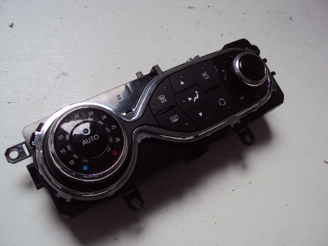 фото №3, Панель управление renault clio iv