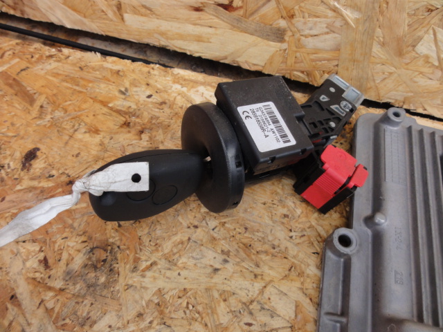 фото №3, Dacia sandero ii 2013 1,5 dci бортовой компьютер 237102213r