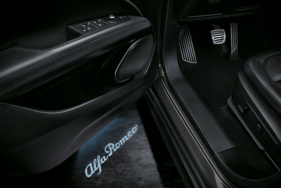 фото №1, Лампа na дверь с logo alfa romeo giulietta