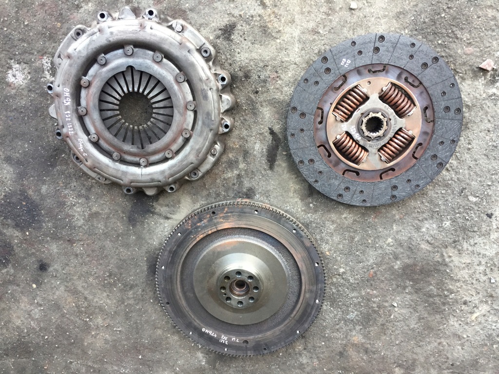 фото №1, Axor atego 2 822 om 924 сцепление диск прижим 15r