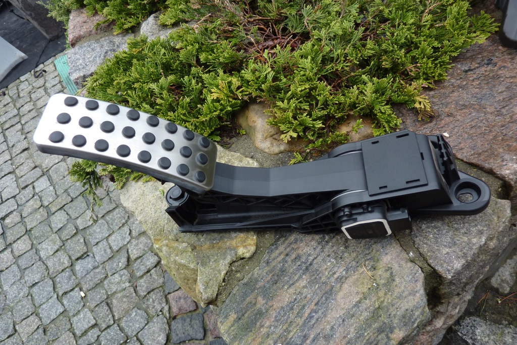 фото №1, Педаль газа mercedes ml w164 w251 a1643000104 stęży