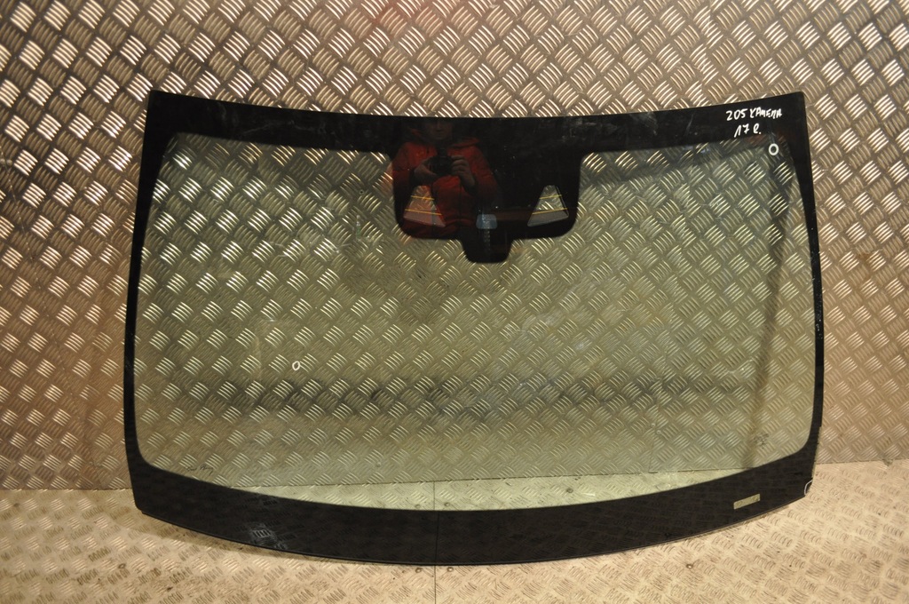 фото №1, Оригинальная стекло перед mercedes w205 камера 17r 1