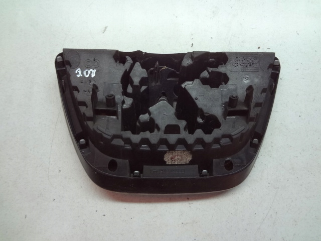 фото №2, Peugeot 207 lift 09r- решётка радиатора решётка радиатора эмблема перед