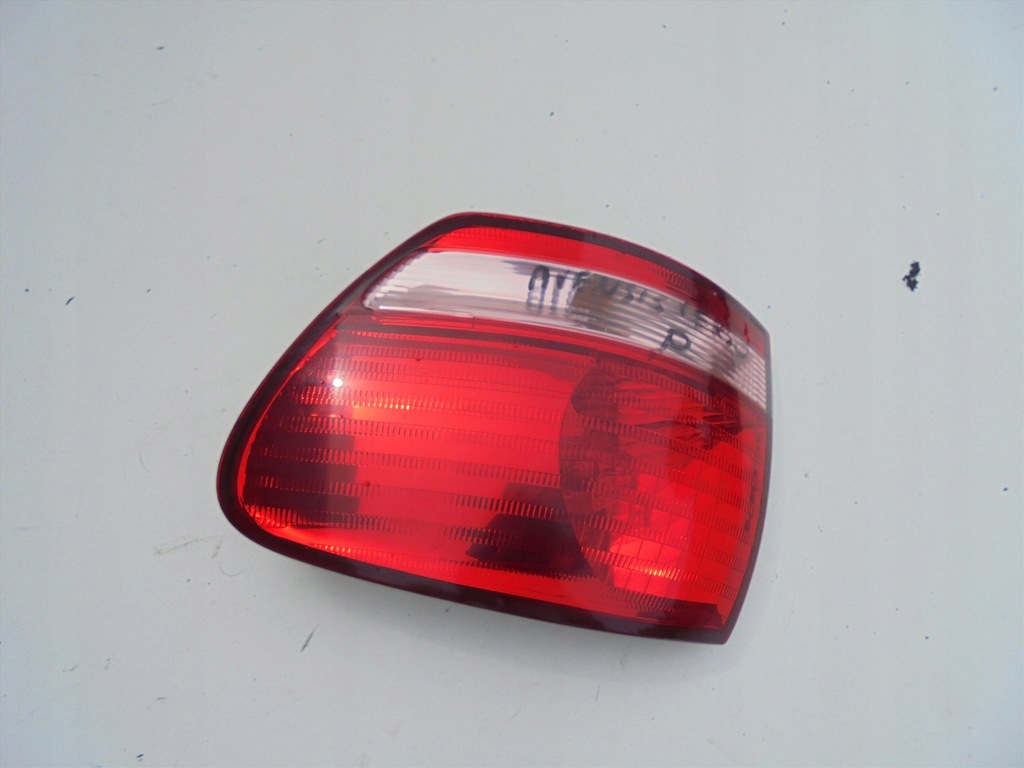 фото №1, Лампа правый задняя toyota avensis verso