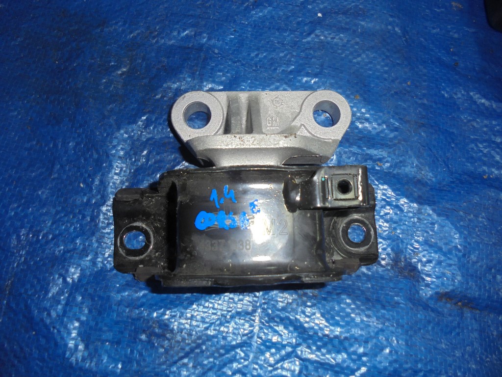 фото №1, Кронштейн двигателя corsa e 13371838