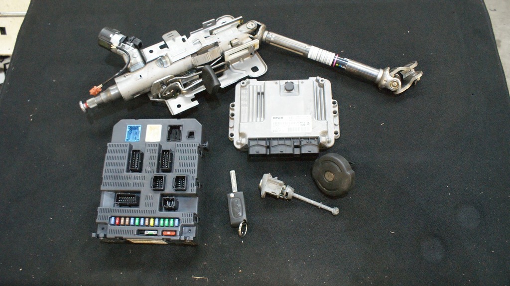 фото №1, Peugeot 308 1.6hdi 110 / бортовой компьютер замок зажигания набор