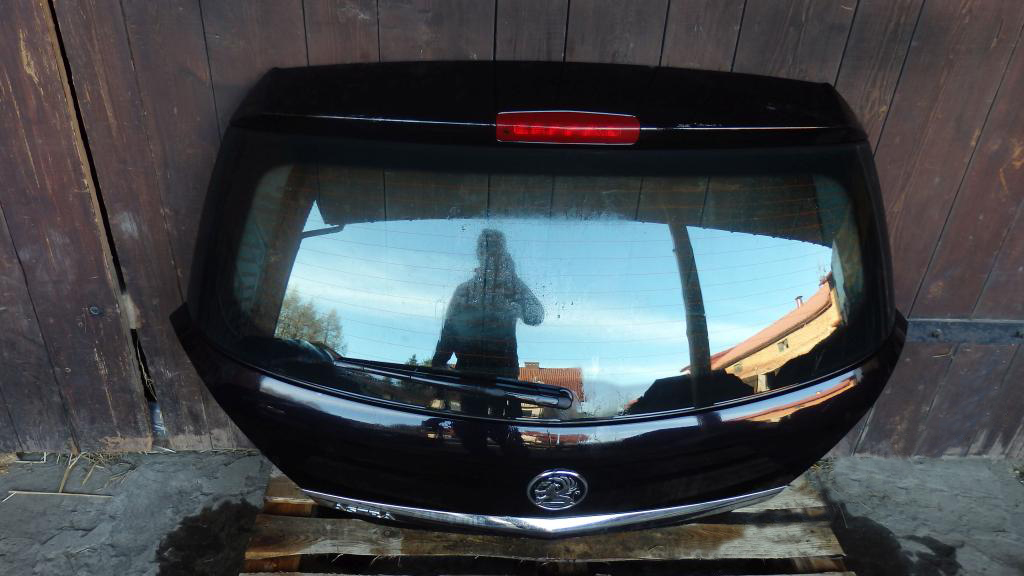 фото №1, Кришка багажника задня opel astra iii h czarna bdb