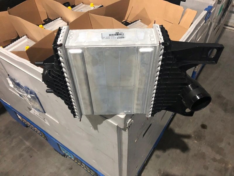 фото №7, Радиатор интеркулер fpla-6k775-ab jaguar xe xf