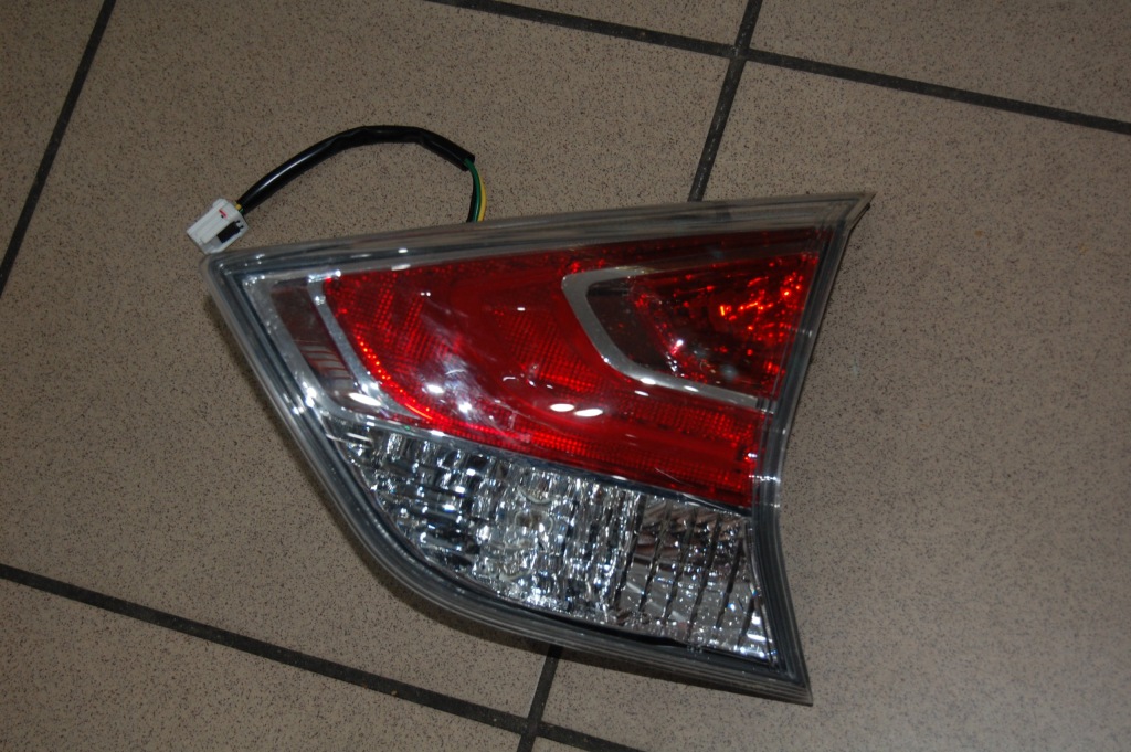 фото №1, Лампа задня кришка багажника nissan x-trail t32 права 14-