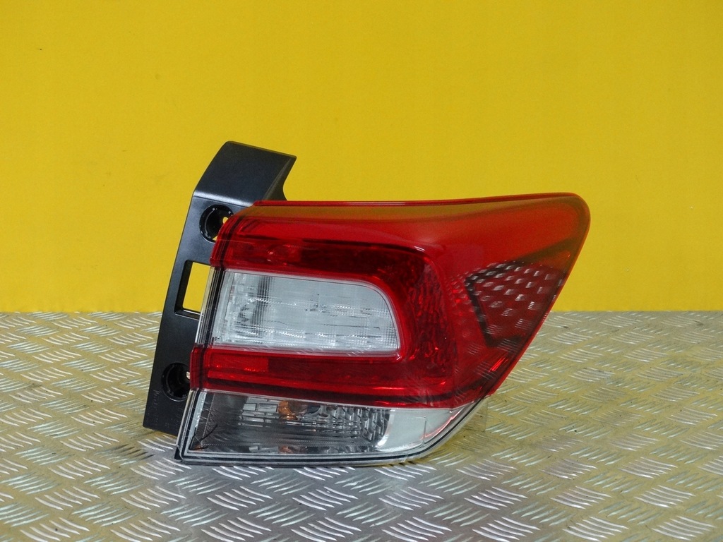 фото №1, Subaru impreza hb 2017- лампа задняя правая задняя eu