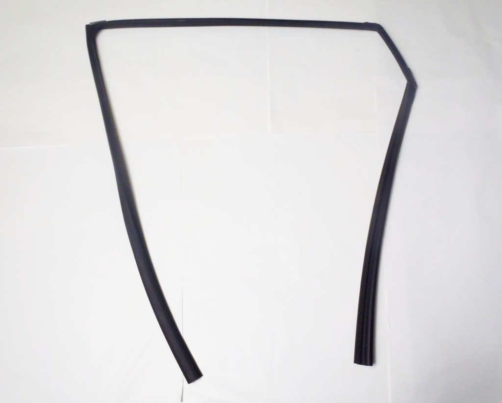 Купить Toyota оригинальный номер 68142-02280