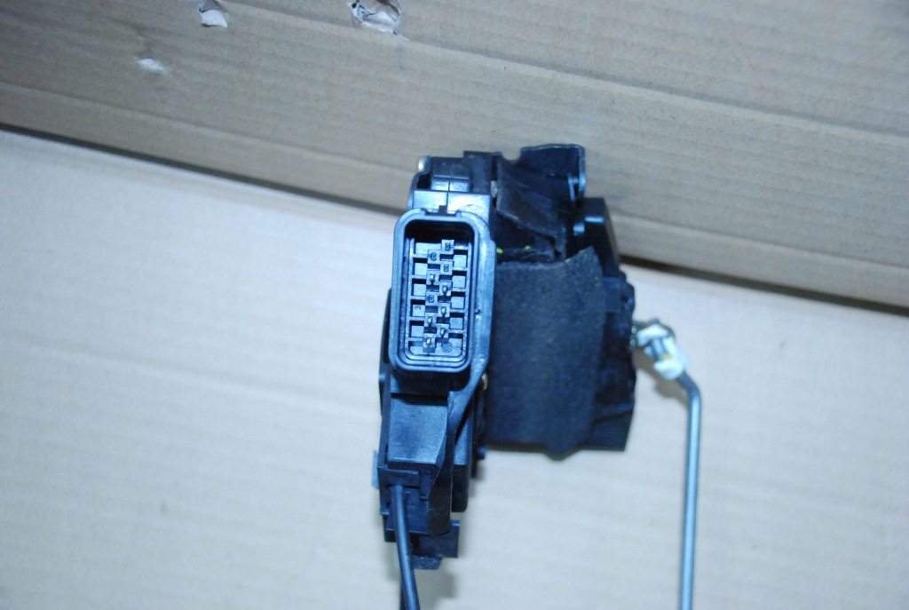 фото №4, Mazda3 mazda 3 bk 03-06 замок двері передній правий