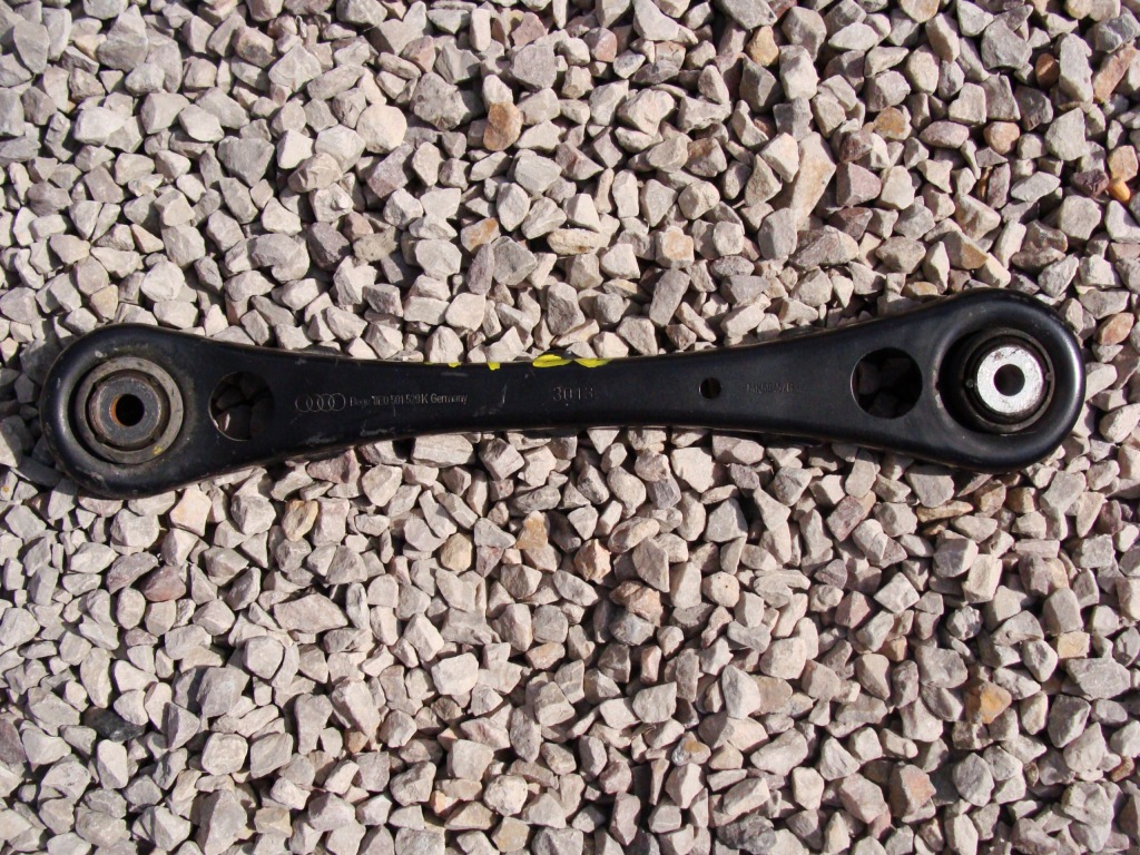 фото №1, Важіль правий задня audi a4 b7 8e0501529k !!!