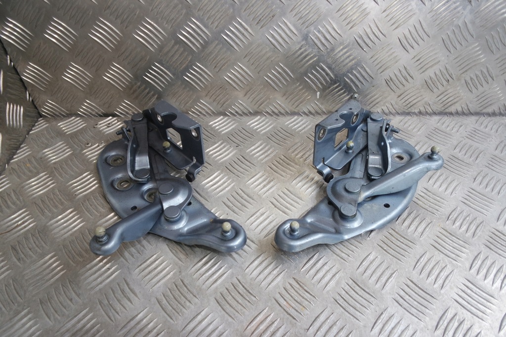 фото №1, Петлі капот лівий bentley fs gt 3w0