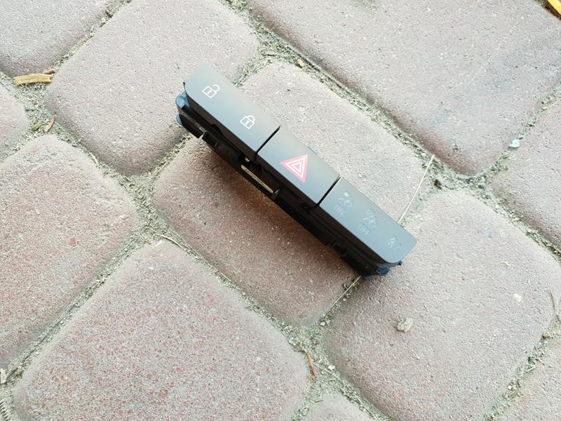 фото №1, Переключатель середина коричневый opel insignia 13324595