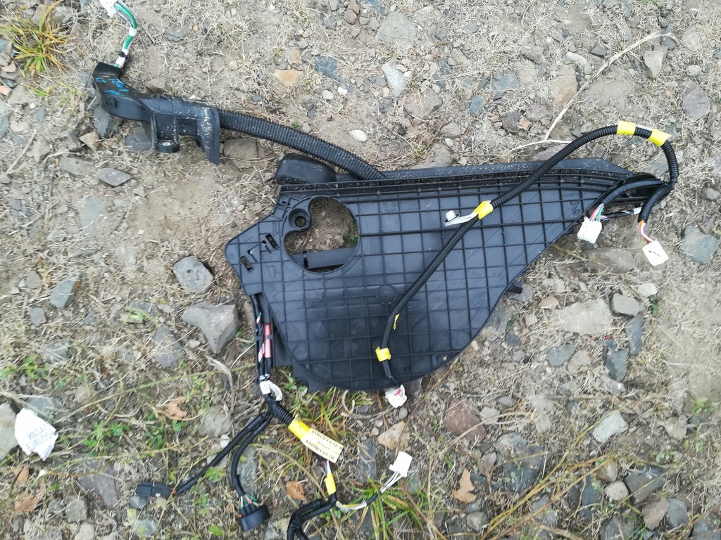 фото №1, Toyota previa 2.0 ii контакт електричний правий задня