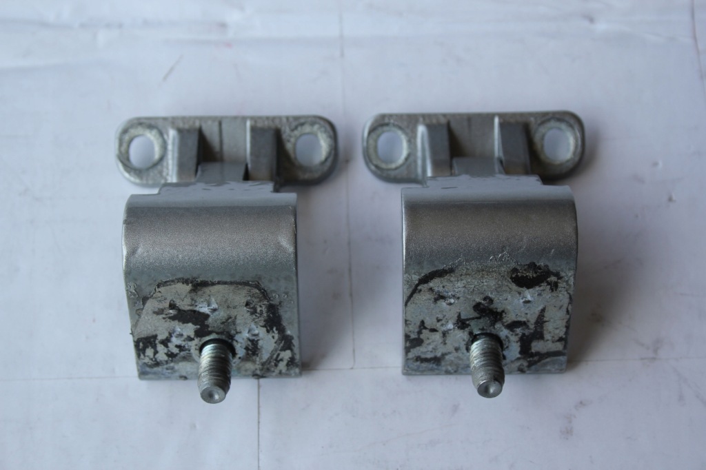 фото №1, Петля задний крышки левый правый vw touareg