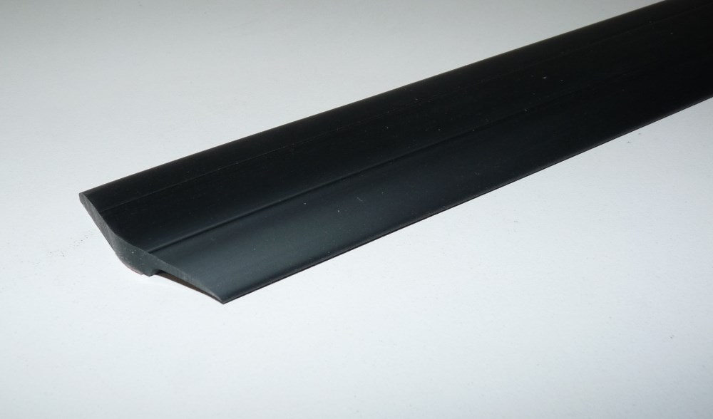 Купить Audi 80 - накладки нижние , przyprogowe комплект .- 8 szt.