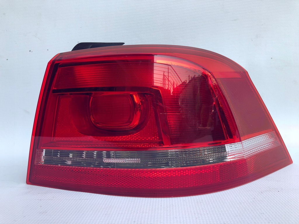 фото №1, Лампа задня права vw passat b7 sedan 3ae945096f