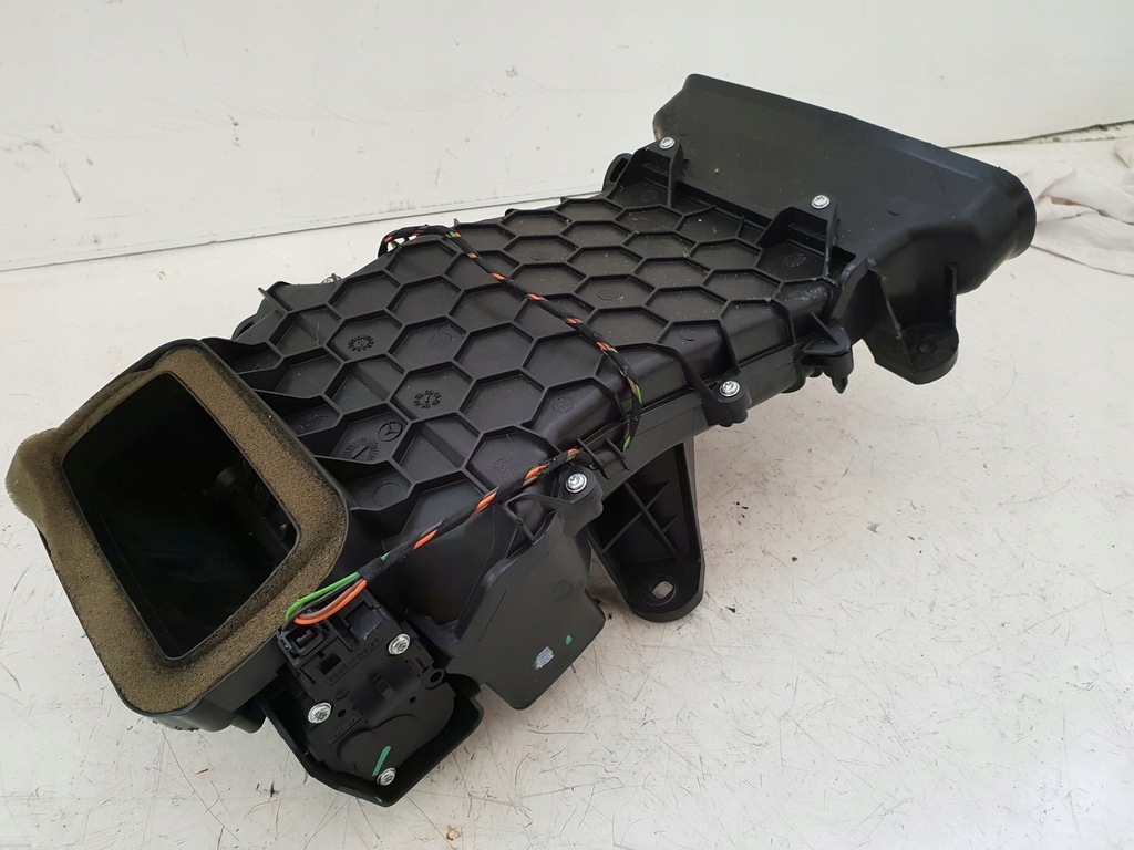 фото №2, Обдув повітря mercedes r w251