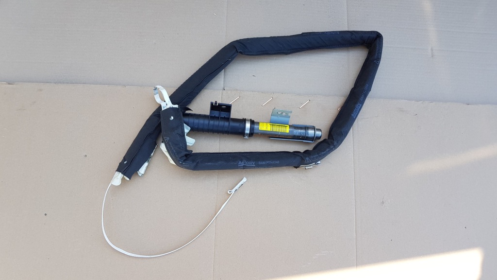 фото №1, Nissan qashqai j10- шторка безопасности правая