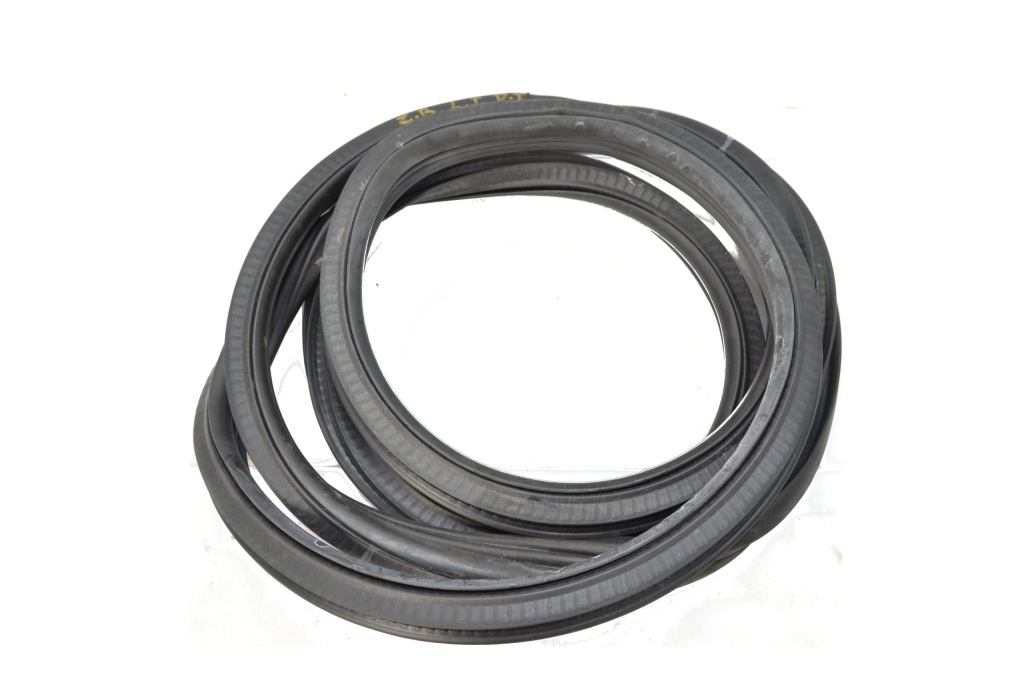 фото №1, Прокладка двері права задня zafira b 05-12r