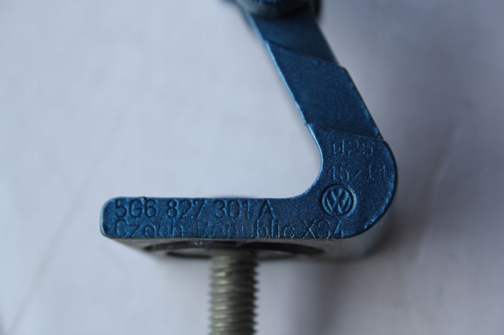 фото №7, Петлі задній кришки лівий правий vw touran mj 16