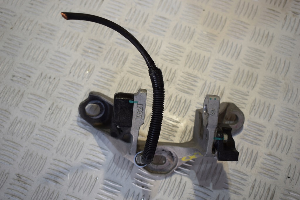 фото №1, Кронштейн кронштейн двигателя mazda cx3 2017