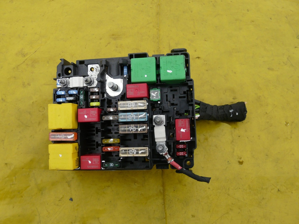 фото №1, Peugeot 208 коробка запобіжників bsm 9804846880