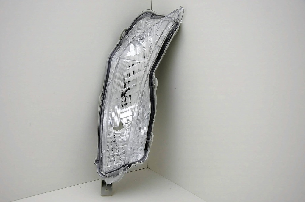 фото №1, Toyota camry od 2015- поворотник новий правий ^