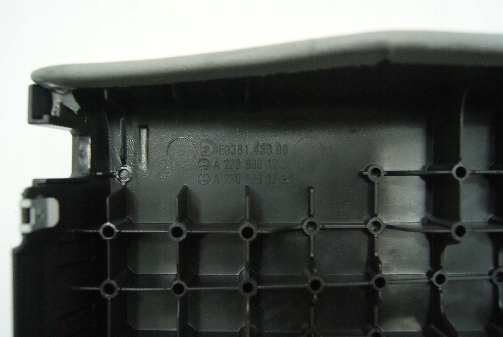 фото №4, Подлокотник задний 208a mercedes sl r230 02