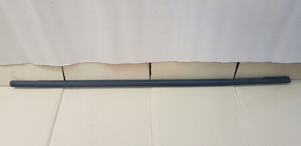 фото №1, Opel astra j скребок прокладка перед правий