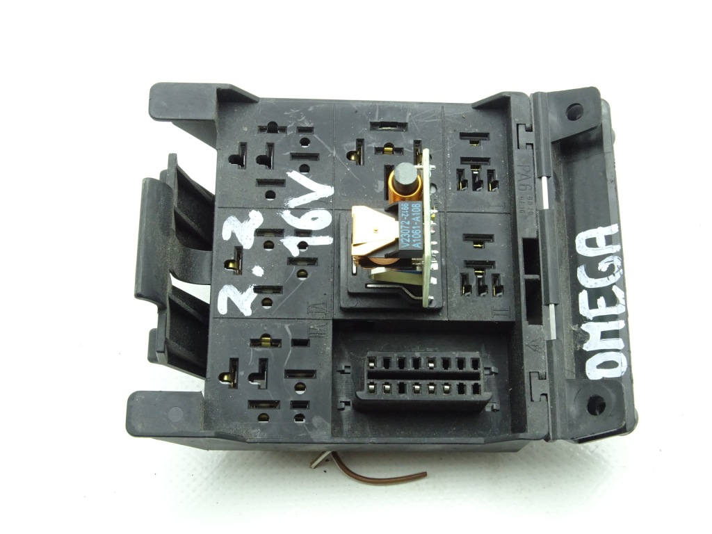 фото №1, Opel omega b c коробка запобіжників реле