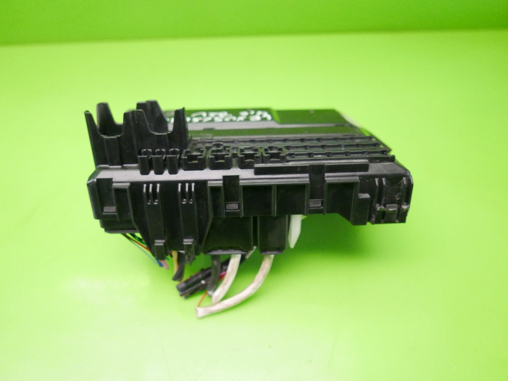 Коробка запобіжників lexus ls ls460l 4.6 v8 12- в Україні