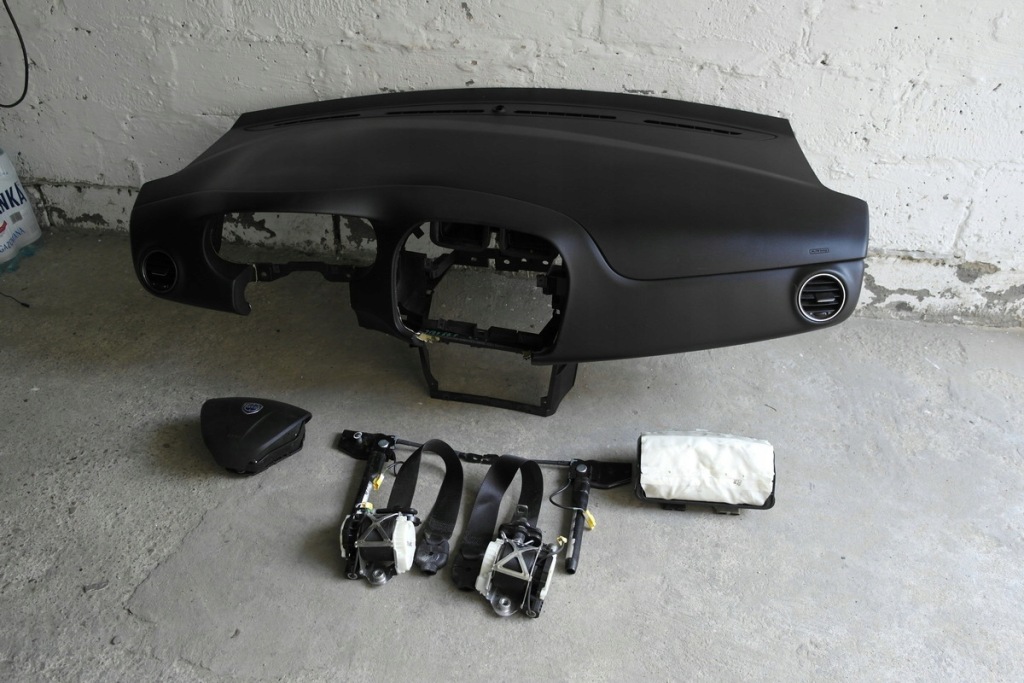 фото №1, Подушка безопасности приборная панель консоль lancia delta pulpit ремни