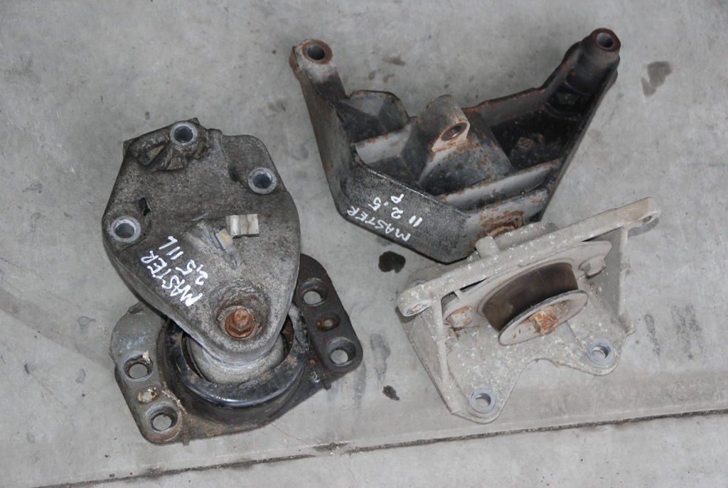 фото №1, Кронштейн подушка правий renault master ii 2.5 dci 2008