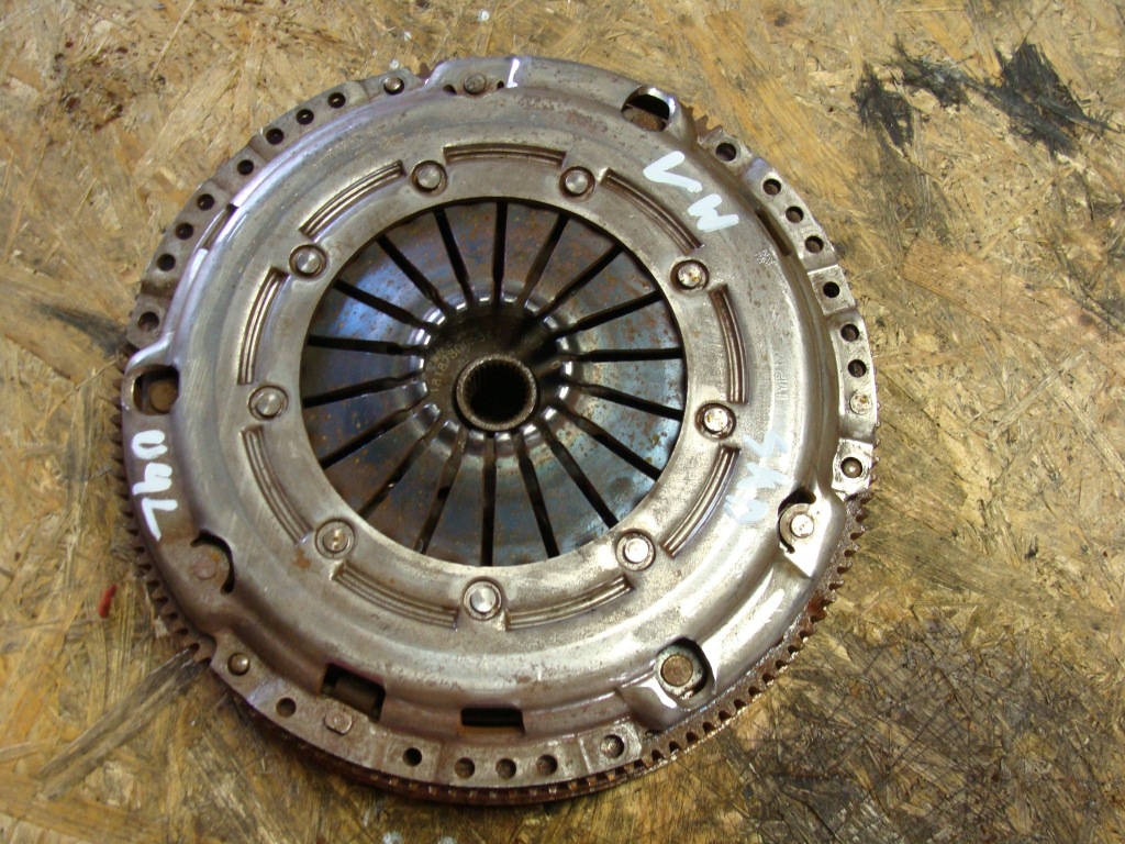 фото №1, Vw маховик з двома масами зчеплення комплект 04l141031