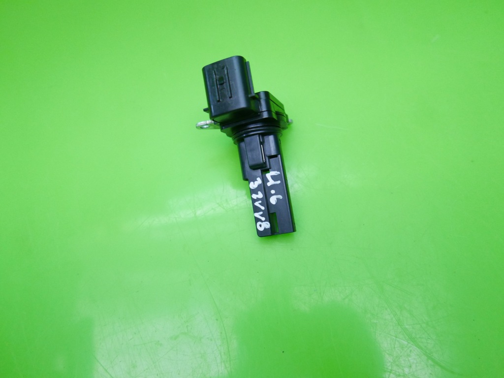 Витратомір 22204-38020 lexus ls ls460l 12-17 Оригінал