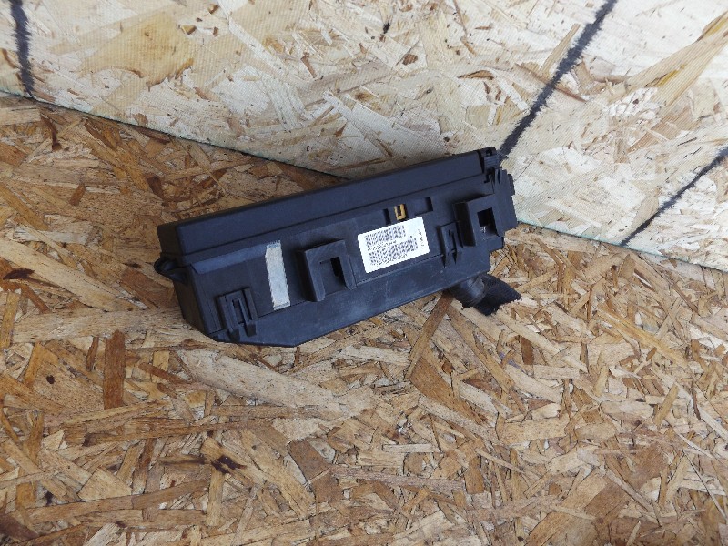 фото №1, Корпус предохранителей jeep grand cherokee 05-10