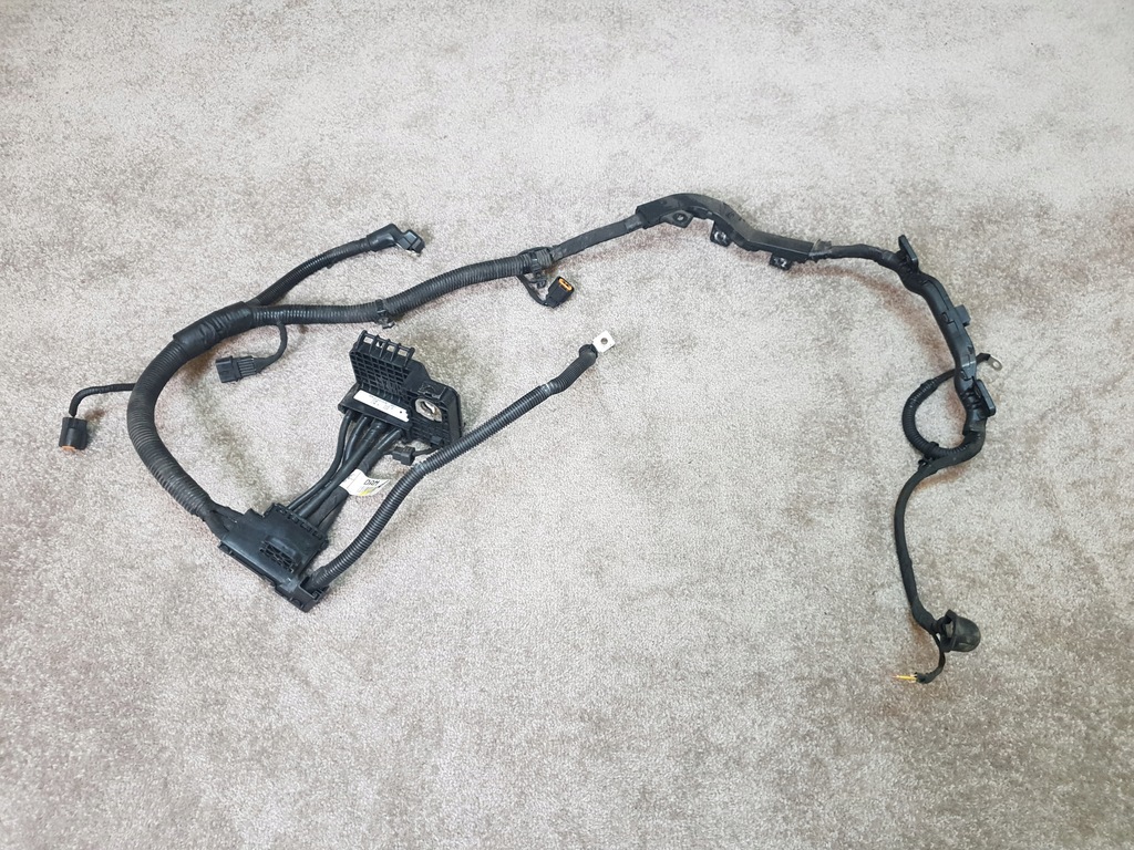 фото №1, Hyundai i30 клема плюсова електропроводка 91850-a6520