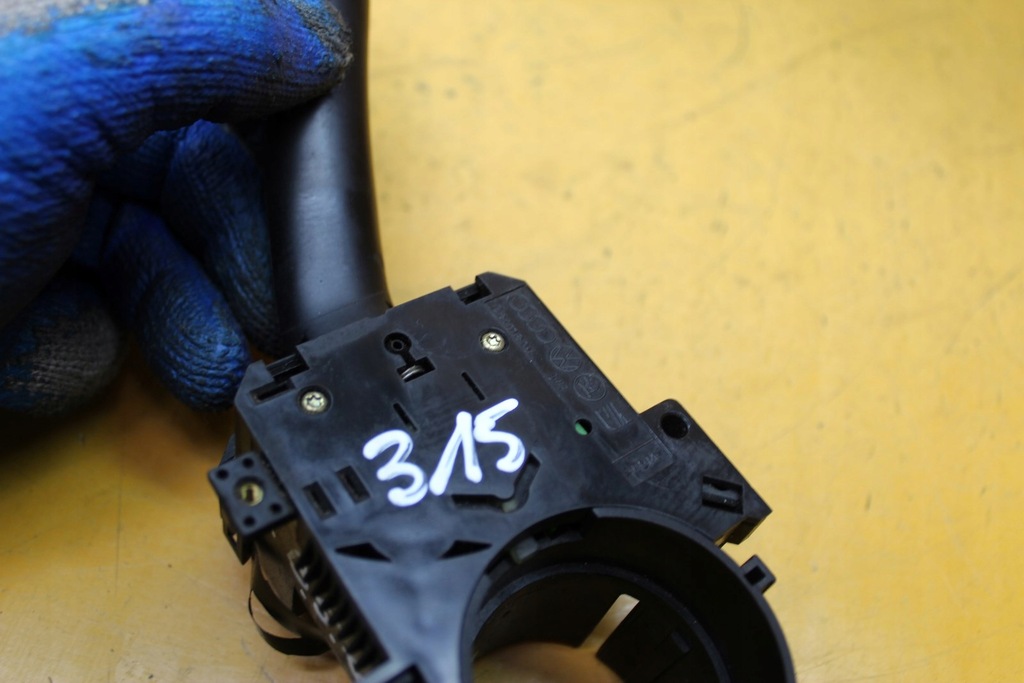 фото №8, Переключатель рычаг поворота passat b5 8l0953513j